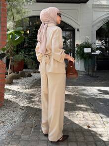 DAZY Bộ đồ nữ thường ngày gồm áo sơ mi thắt nút màu trơn và quần ống rộng, thích hợp cho mùa xuân/hè. - Màu be - Xem 2