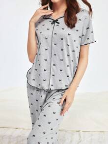 Bonmuse 两件套女士针织浅灰色V领蝴蝶结装饰印花短前长后长设计牛奶丝面料短袖上衣和裤子睡衣套装，撞色滚边，休闲风格，简约舒适套装 - 淺灰色 - 查看 6