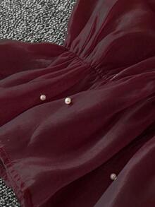 SHEIN CURVE+ Áo sơ mi nữ cỡ lớn màu trơn cổ buộc nơ đính ngọc trai giả, tay dài, kiểu dáng thanh lịch, tay phồng, áo đính ngọc trai, áo peplum, áo kiểu nữ. - Màu Đỏ Sâu - Xem 3