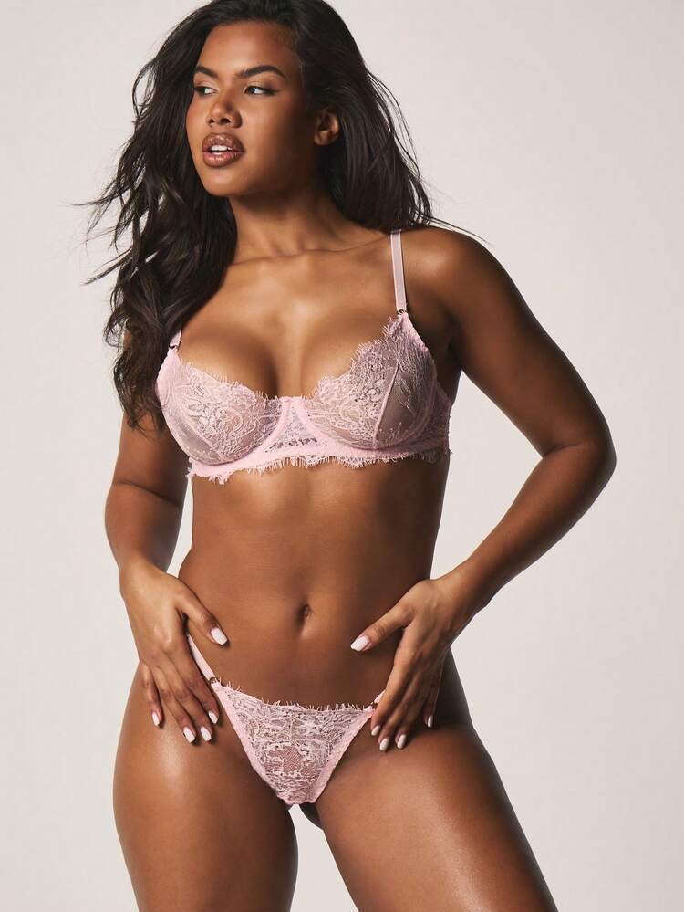 MISSGUIDED Set aus Balconette-BH und String aus Spitze