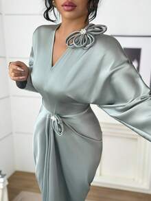 Yasmyna Elegantes Damen-Kleid im arabischen Stil mit 3D-Blumendekor