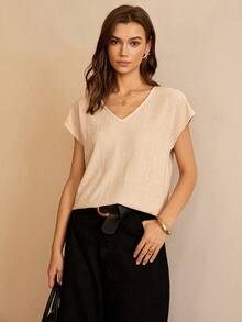 Lymera 春夏新款时尚休闲杏色简约竖条纹立体提花V领无袖T恤，适合通勤穿着。 - 杏色 - 查看 3