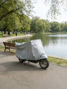 1 摩托车罩，适用于各种天气条件，防水、防刮、防尘、防晒、防紫外线，加厚材料，适用于自行车和摩托车，银色。