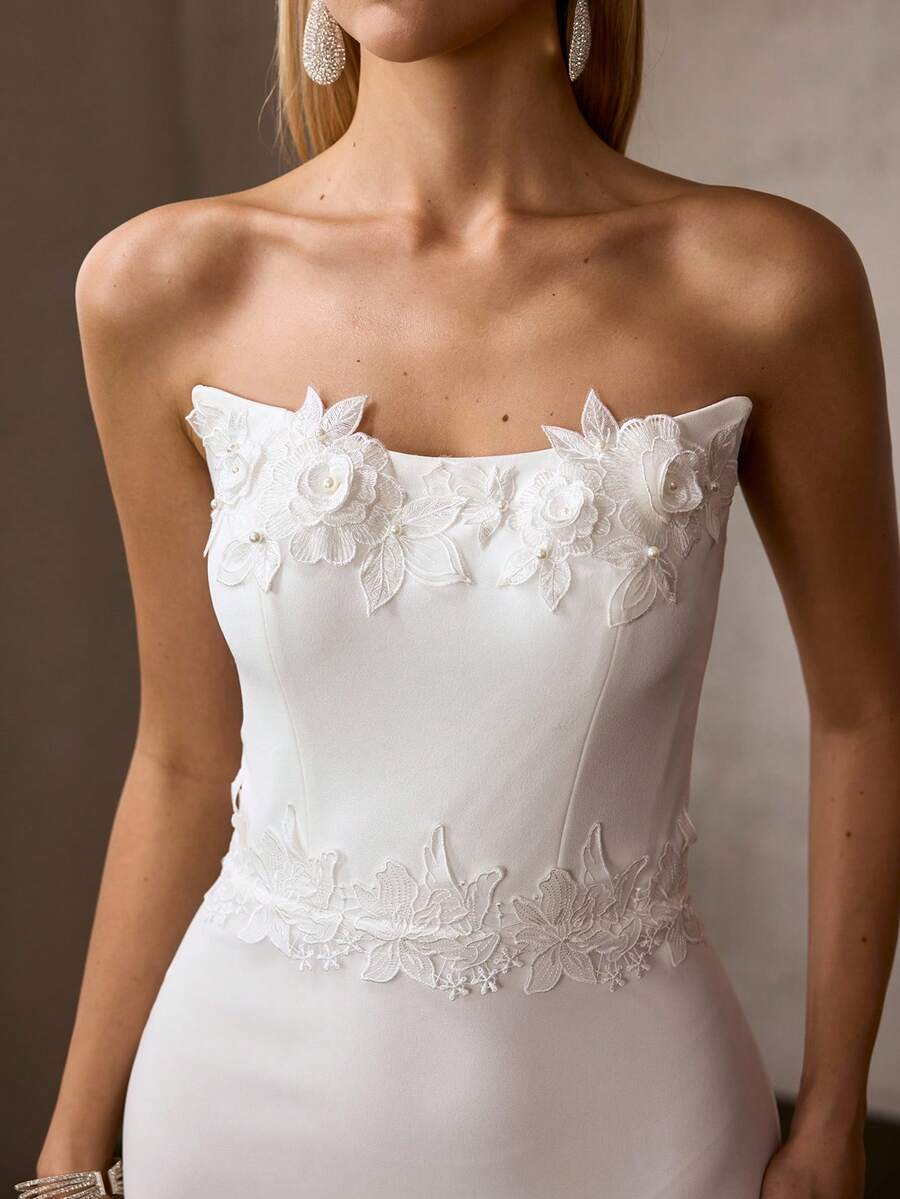 MOTF Soiréza 女士优雅无肩带修身鱼尾礼服，胸部/腰部饰有花卉贴花，半透明薄纱裙摆点缀着花卉图案——是婚礼、盛大晚宴、庆典和正式招待会的理想之选。 - 白色 - 查看 2