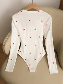 Chiquease 优雅修身U领长袖爱心印花白色连体衣，百搭实用，适合情人节及日常穿着。 - 白色 - 查看 2