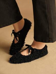 Rosivie Women's Casual Versatile Commuting Simple Lace-Up Flats Valentine's Day