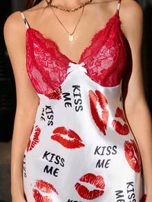 SilkySpell 1 pièce Robe nuisette en satin à col V sexy pour femmes avec bordure en dentelle et dos ouvert, imprimé lèvres, convient pour toutes les saisons, Saint-Valentin - Blanc - Voir 7