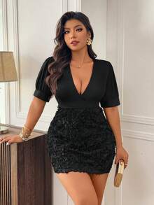 Femmeverse Vestido mini ajustado de satén con cuello en V y manga corta, con parches florales 3D para mujer de talla grande - Negro - Ver 7