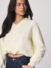 MISSGUIDED 宽松V领长袖针织短款毛衣，柔软舒适，保暖休闲，宽松版型 - 杏色 - 查看 4