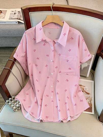 GlowEve CURVE 大码优雅条纹蝴蝶结装饰单排扣印花衬衫，简约设计，适合日常通勤、外出和度假穿着。