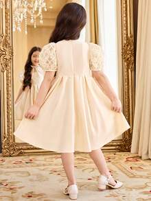 Vestido de novia tejido con cuello alto, cintura hueca y dobladillo acampanado con parches de malla bordada con flores para niña, vestido de dama de honor de unicolor satinado, vestido formal de color albaricoque, vestido de niña de las flores para la temporada de bodas - Albaricoque - Ver 4