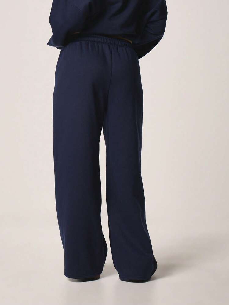 MISSGUIDED Oversized gerade geschnittene Sweatpant Jogginghose mit Kordelzug Taille und Seitentaschen für bequemen Alltag