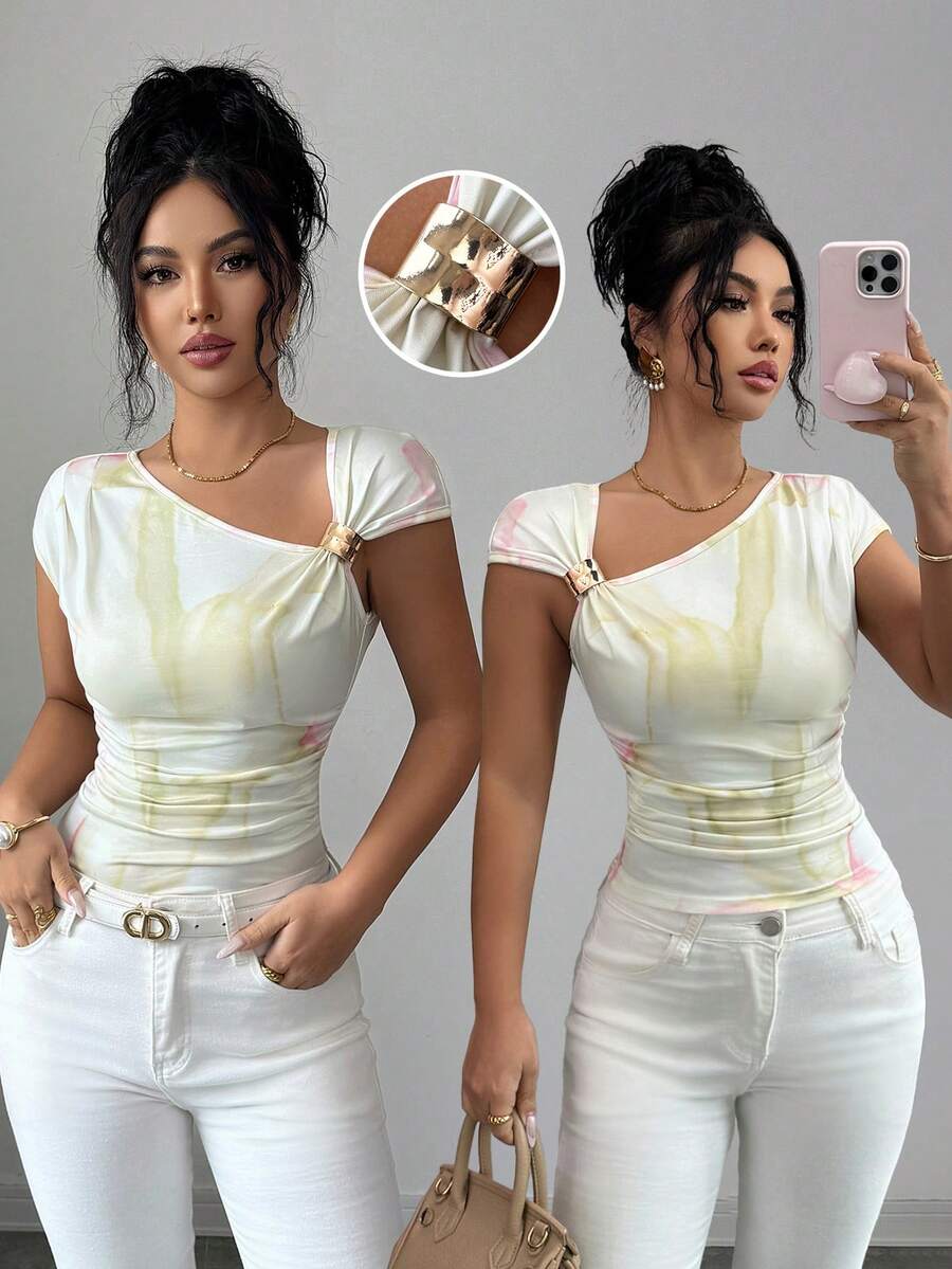 SHEIN Elenzya Áo kiểu bất đối xứng xếp ly nhuộm màu nước, thiết kế độc đáo với cúc kim loại trang trí, giúp thon gọn vòng eo, đa năng cho mùa hè, đi làm và dự tiệc. - Nhiều màu - Xem 1