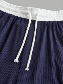 SHEIN 少女春夏时尚T恤套装，罗纹针织撞色Polo领刺绣蝴蝶结图案基础款T恤搭配撞色腰带宽松口袋裤，休闲运动街头风，适合上学、足球、户外等场合，舒适百搭。 - 寶藍色 - 查看 5