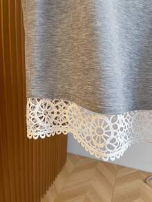 Airaco 大码女式宽松休闲蕾丝拼接短袖圆领T恤 - 灰色 - 查看 6