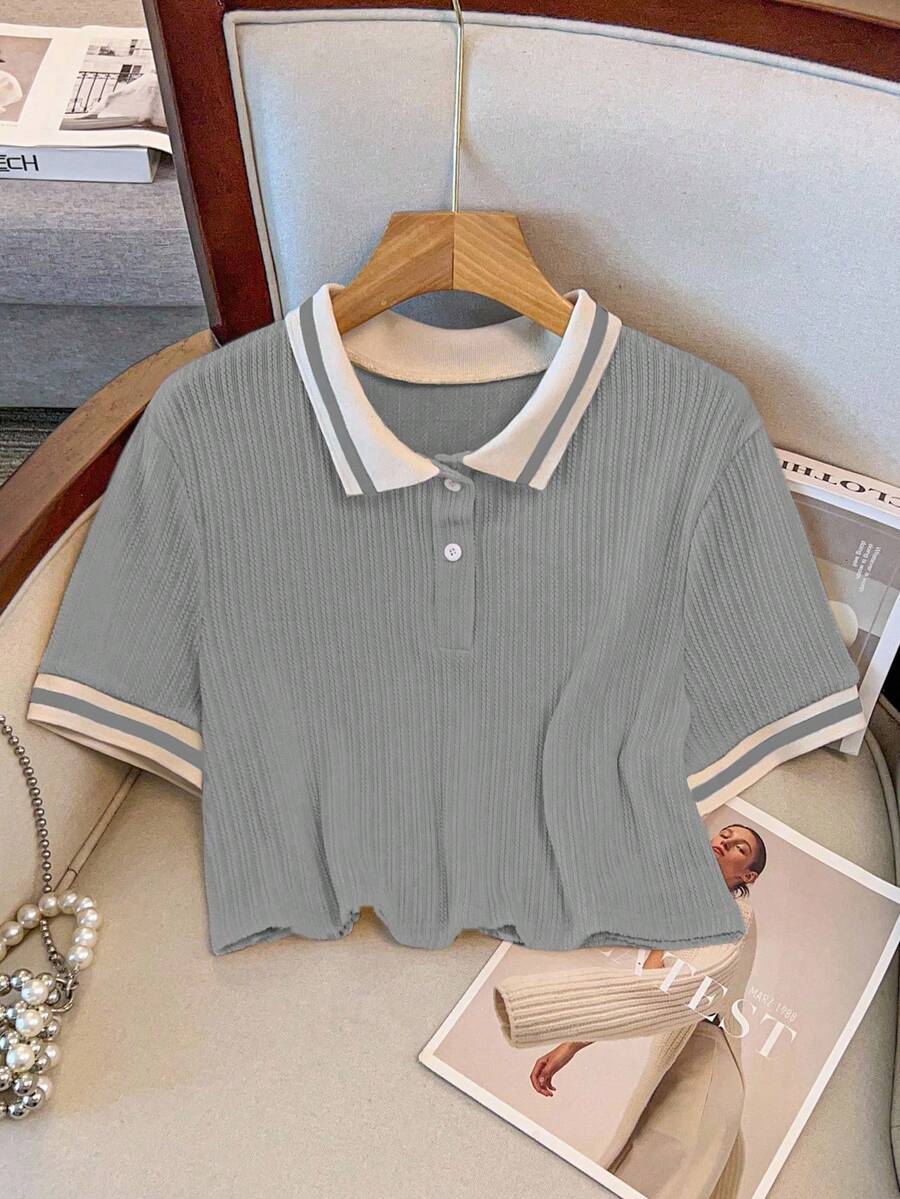 GlowEve CURVE Camiseta de punto de verano casual con cuello polo y bloques de color para tallas grandes - Gris Claro - Ver 1