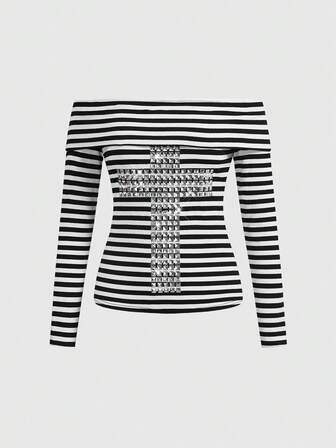 Grunge Punk Camiseta de manga larga ajustada con hombros descubiertos, rayas, remaches y estilo cruzado, con estética punk y sexy Y2K para mujeres