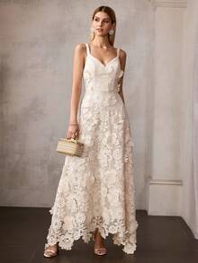 MOTF Soiréza VESTIDO FORMAL SIN MANGAS DE ENCAJE PARA MUJER CON PATRONES FLORALES 3D, ESCOTE EN V PROFUNDO, CINTURA CONTORNEADA Y VESTIDO DE LARGO HASTA EL PISO CON ACENTOS FLORALES EN EL BAJO - IDEAL PARA BODAS, CENAS DE GALA, CELEBRACIONES Y BAILES FORMALES - Albaricoque - Ver 2