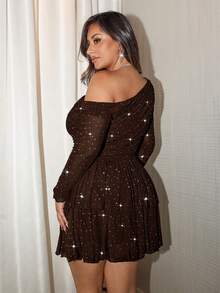 SHEIN BAE Đầm mini dáng dài màu đen bóng lấp lánh, chất liệu lưới, dành cho nữ, kiểu dáng thanh lịch, ngọt ngào và gợi cảm, với phần vai lệch bất đối xứng và viền xếp tầng bồng bềnh. - Cà phê nâu - Xem 2