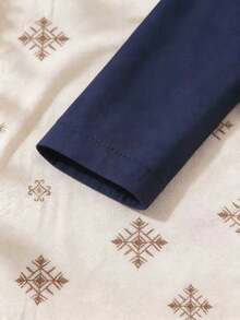 SHEIN 三件套婴儿幼儿中东风情套装，包括刺绣立领半开襟套头衫、配套纯色长裤和刺绣针织帽，绅士风格金色刺绣长袖上衣，帽子和裤子三件套，婴幼儿服装，男婴套装，尺码6个月-3岁 - 藏蓝色 - 查看 6