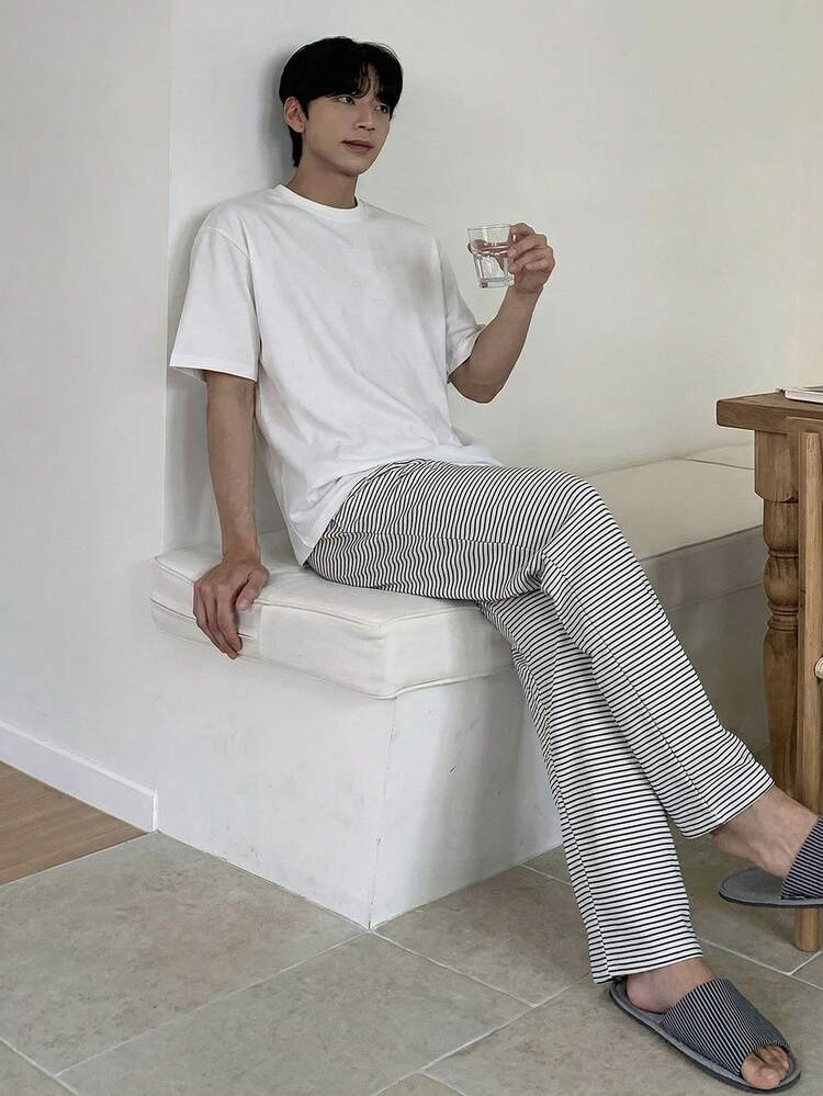 Men's Short Sleeve T-Shirt And Pants Pajama Set, Summer