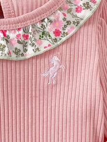 SHEIN Conjunto de 2 piezas de ropa cómoda y suave para bebé niña, con bordado de unicornio lindo, estampado floral elegante y cuello con volantes, top de manga larga y pantalones, conjunto de pijama para bebé niña - Rosa - Ver 9