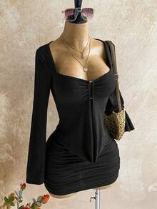 Soleia Đầm mini ôm sát gợi cảm, màu trơn, cổ tim, tay loe, hở lưng, xếp ly, dành cho nữ. - màu đen - Xem 4