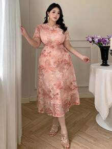 Dazy Plus Đầm midi ren eo thắt cho nữ cỡ lớn nhân dịp Valentine, đầm ngắn tay cổ tròn thanh lịch thích hợp cho các buổi hẹn hò. - Màu Hồng  San hô - Xem 2