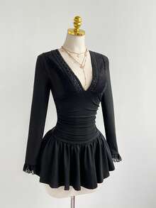 Elamini 女士休闲黑色V领荷叶边修身褶皱长袖短连衣裙