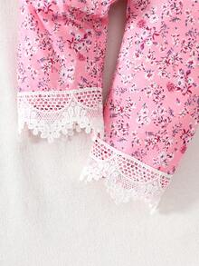 Sparklyn Baby Girls' T-Shirt Set With Ditsy Floral And Lace Trim, 2pcs Outfit, Traditional , Pink Floral And White Lace Design, Sweet And Cute, Soft Knit Fabric, Suitable For Party, Gathering, Formal Wear And Daily Wear, Traditional Arabic Baby Clothing Pants Suits Formal Pink For Baby Girl Baby Girl Clothes Ruffle Hem Baby Girl Princess Casual Pant Sets Two Piece Toddler Girls Dress Shirt And Pants Two Piece Set For Baby Girls Toddler Pants Suit For Girls - Pink - View 6