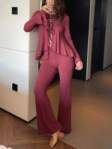 DAZY Stickad topp med knytning framtill, volangkant och vida byxor för kvinnor, pyjamasset - Bourgogne - Visa 4