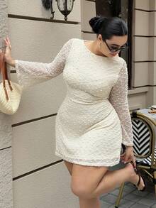 Dripcurv 大码女式圆领蕾丝拼接时尚日常约会外出喇叭袖连衣裙 - 杏色 - 查看 1