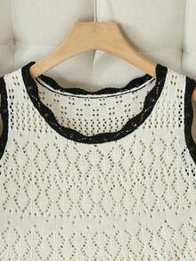 SHEIN Franclia Bộ đồ hai mảnh cao cấp, thiết kế mới, tối giản, mang đến cảm giác nghỉ dưỡng mùa hè. Áo hai dây màu đen cổ lượn sóng khoét rỗng, gợi cảm, ôm sát cơ thể, tôn dáng, kết hợp áo len dệt kim không tay phối màu tương phản dành cho nữ. - Đen và trắng - Xem 5