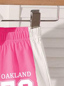 女婴甜美可爱印花圆领短袖T恤短裤套装，适合派对和聚会。时尚的数字78印花圆领T恤搭配紫红色和白色印花短裤。舒适轻盈，适合春夏穿着。时尚休闲的装扮，适合户外野餐、街头摄影、校园活动、节日庆典以及作为礼物。 - 玫紅色 - 查看 3