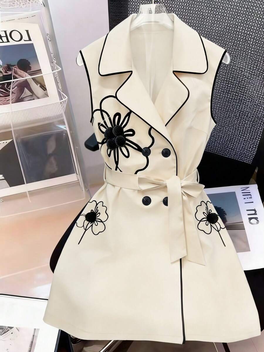 GlowEve 女士花卉刺绣双排扣撞色滚边系带无袖风衣 - 杏色 - 查看 1