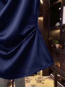 Franclia 女士优雅藏蓝色缎面翻领扭褶修身短袖衬衫 - 藏蓝色 - 查看 4