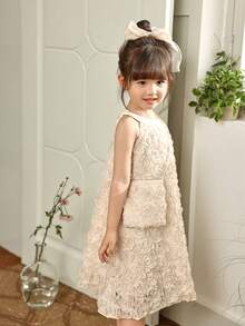 SHEIN 年轻女孩夏季优雅碎花宽松露背连衣裙，搭配斜挎包，度假风 - 杏色 - 查看 3