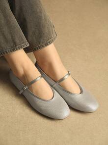 Rosivie Women's Silver Buckle Design Casual Everyday Commute Versatile Shoes Valentine's Day - Silver - View 4