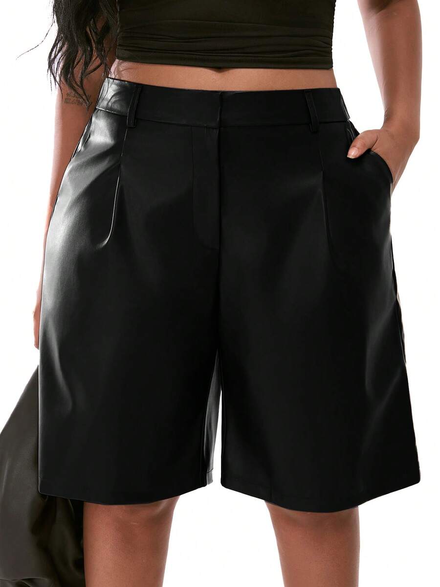 SHEIN Unity 大码女式纯色口袋休闲皮短裤 - 黑色 - 查看 1