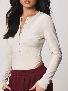 MISSGUIDED Long Sleeve Button Front Henley Bodysuit With Ribbed Knit Fabric And Classic Crew Neckline For Casual Everyday Wear