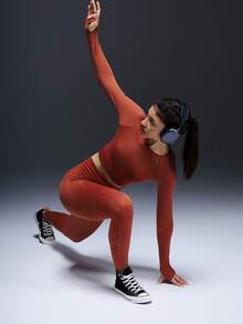 Powerista Bộ đồ thể thao tối giản dành cho nữ, gồm áo crop top tay raglan màu trơn và quần legging cạp cao. - Cam đỏ - Xem 3