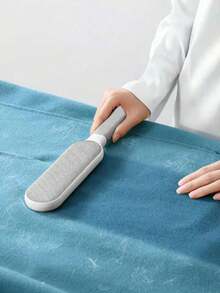 可重复使用的除尘清洁刷，双面宠物毛发去除器，手动防静电刷，适用于猫毛、衣物、沙发、家具、床上用品和地毯，无需电源 - 灰色 - 查看 2