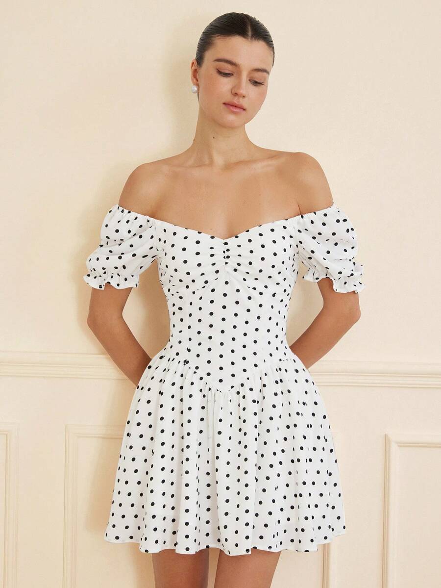 Revavyn 法式心形领黑白波点印花褶皱腰身泡泡袖优雅复古开衩A字短袖迷你连衣裙 - 白色 - 查看 1