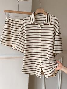 SHEIN EZwear Bộ trang phục thường ngày thoải mái gồm áo tay ngắn cổ ve sọc và quần short dành cho nữ. - Màu nâu  Mocha - Xem 5