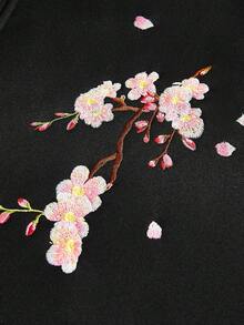 TOKVUE 男士街头风高品质樱花撞色刺绣卫衣，适合日常穿着、外出、上学、聚会、音乐节等场合。男女皆宜，可作为送给男友、朋友、丈夫的礼物。 - 黑色 - 查看 5