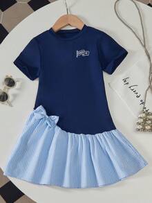SHEIN Casuvi Kids 时尚休闲童装春夏女童单件蓝色舒适圆领字母印花短袖条纹编织连衣裙，可爱休闲学院风蝴蝶结装饰，适合外出、度假和日常穿着。 - 彩色 - 查看 6