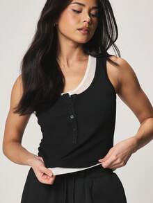 MISSGUIDED 叠穿圆领纽扣前襟无袖背心，内搭罗纹背心，适合日常休闲叠穿 - 藍白色 - 查看 4