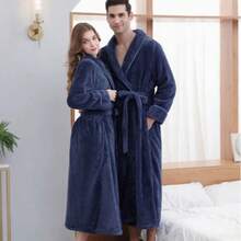 SHEIN Basic living 超柔软珊瑚绒浴袍 - 速干、不掉毛、透气 | 男女皆宜 | 时尚设计 | 秋冬情侣睡衣 - 彩色 - 查看 2