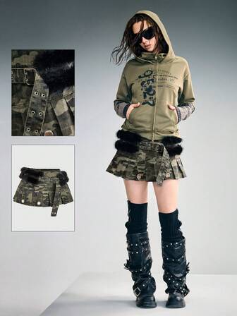 Grunge Punk Gonna mini plissettata vintage sexy a vita ultra bassa, con patchwork mimetico e occhielli metallici in pelliccia