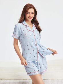 Bonmuse Bộ đồ ngủ in họa tiết quả anh đào ngọt ngào 2 món dành cho nữ, áo cổ ve cài nút tay ngắn và quần short nơ, đồ ngủ thường ngày mùa hè & đồ mặc nhà, bộ đồ hai mảnh, màu xanh nhạt mát mẻ - Màu xanh lam - Xem 6